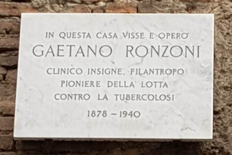 Gaetano Ronzoni's memorial tablet (by Giacomo Franchi) - 02.jpeg